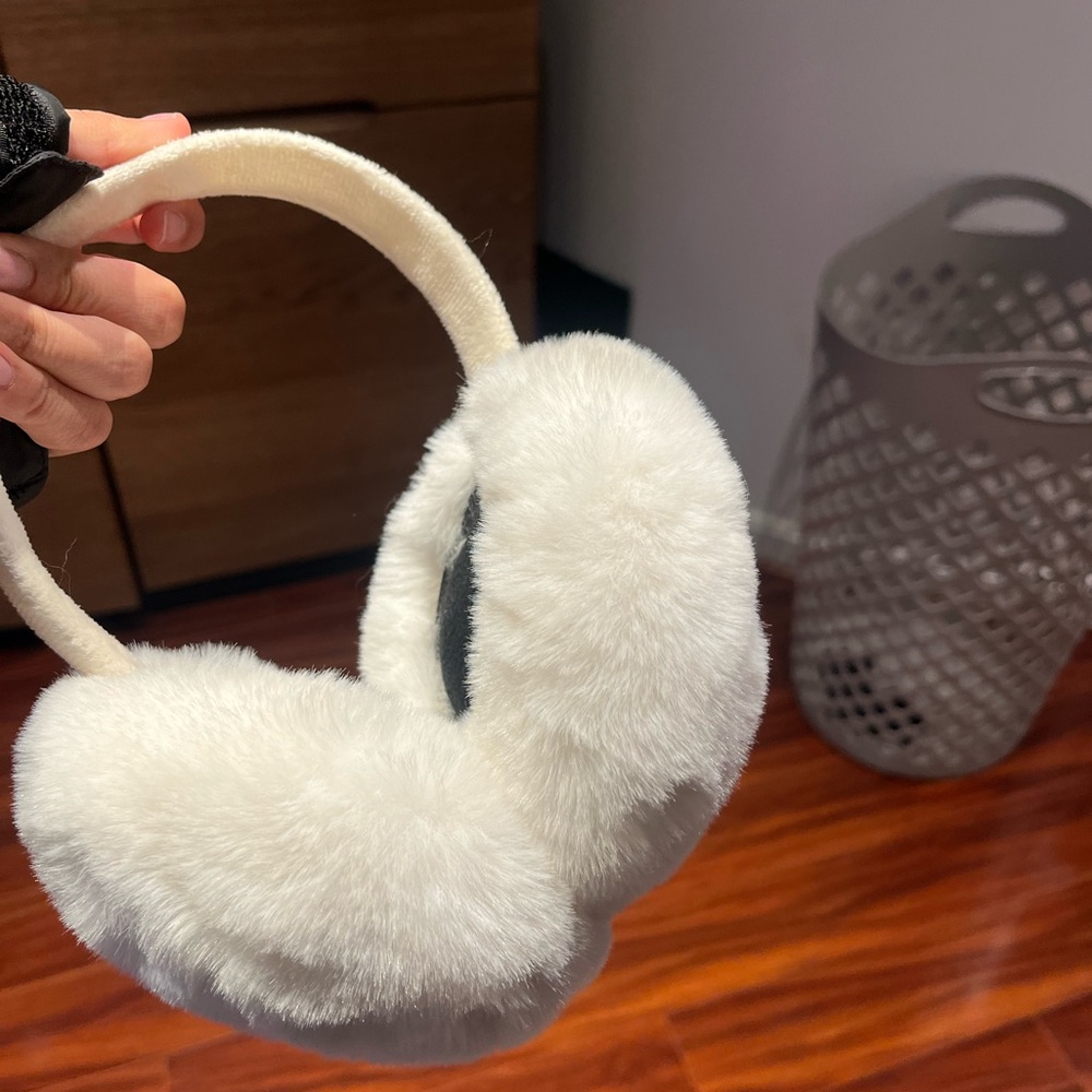 EARMUFFS - VIRUL AMAZON ONES